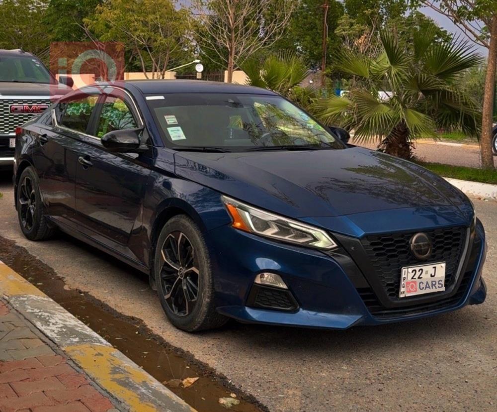 نيسان ألتيما